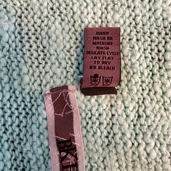 BKE Buckle sweater size small - Picture 5 of 7